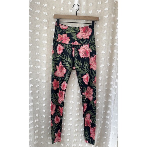 Beyond Yoga capri legging in protea vine print Women’s Large - Picture 1 of 5